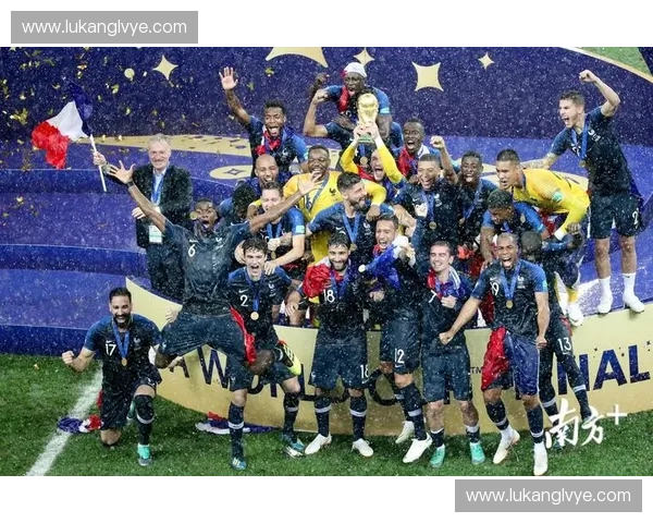 世界杯精彩瞬间回顾与经典比赛集锦，带你重温足球盛宴的激情与荣耀